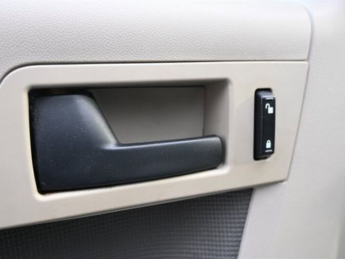 Used 2009 Ford Escape XLT image 18