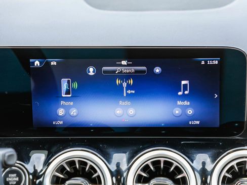 Used 2025 Mercedes-Benz GLA 250 4MATIC image 12