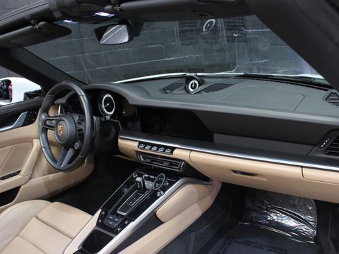 Used 2022 Porsche 911 Carrera S image 63