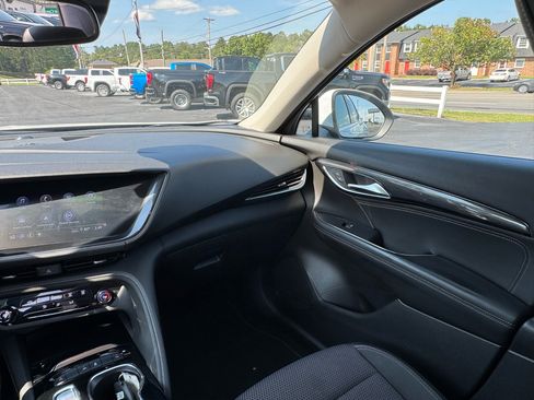 Used 2023 Buick Envision Preferred image 21