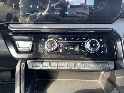 Used 2024 GMC Sierra 1500 AT4 w/ Technology Package image 18