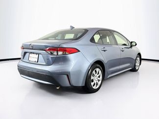 Used 2020 Toyota Corolla LE FWD video 2