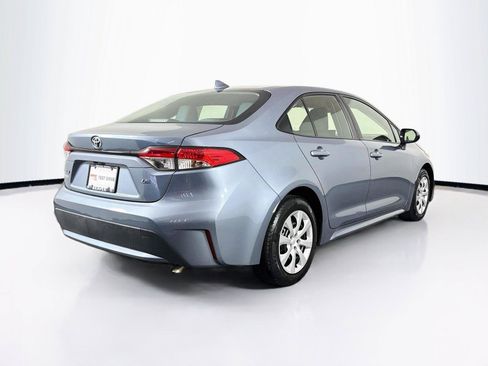 Used 2020 Toyota Corolla LE FWD image 2