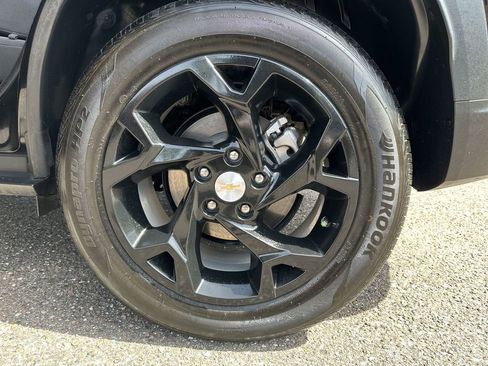 Used 2025 Chevrolet Trax LS w/ LS Convenience Package FWD image 32
