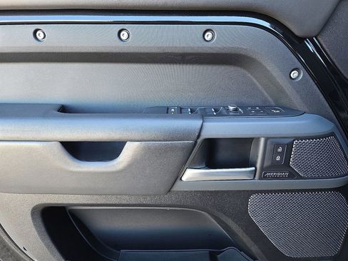 Used 2023 Land Rover Defender 110 X image 21