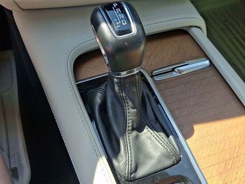 Used 2017 Volvo S90 T6 Inscription w/ Vision Package image 15