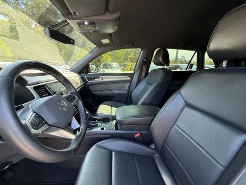 Certified 2023 Volkswagen Atlas Cross Sport SE w/ Black Wheel Package image 19