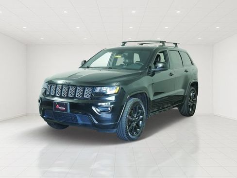 Certified 2017 Jeep Grand Cherokee Altitude AWD/4WD image 3
