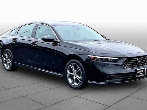 Used 2023 Honda Accord EX image 4
