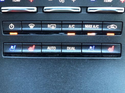 Used 2019 Lincoln Nautilus Reserve image 32