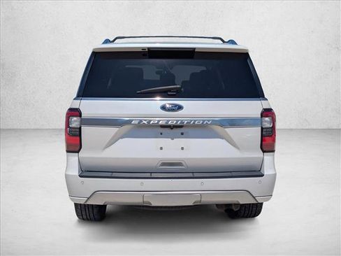 Used 2018 Ford Expedition Platinum AWD/4WD image 4