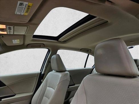 Used 2013 Honda Accord Touring image 16