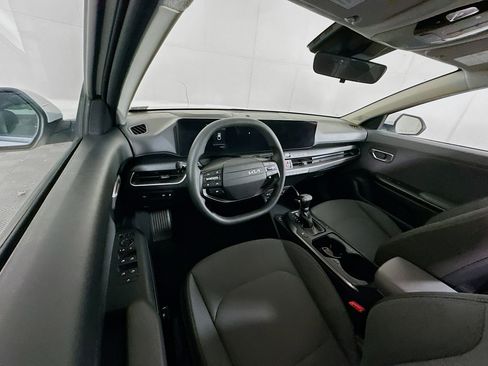 Used 2025 Kia K4 LXS image 18