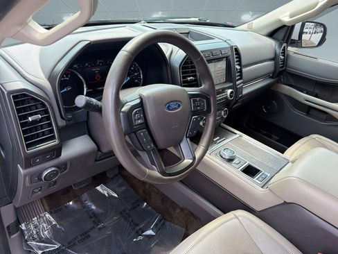 Used 2018 Ford Expedition Limited w/ Equipment Group 302A RWD image 4
