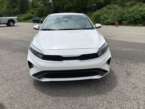 Certified 2023 Kia Forte LXS w/ LXS Technology Package FWD image 2