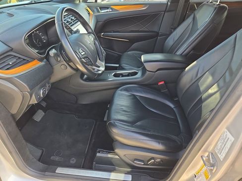 Used 2018 Lincoln MKC Select w/ Select Plus Package image 16