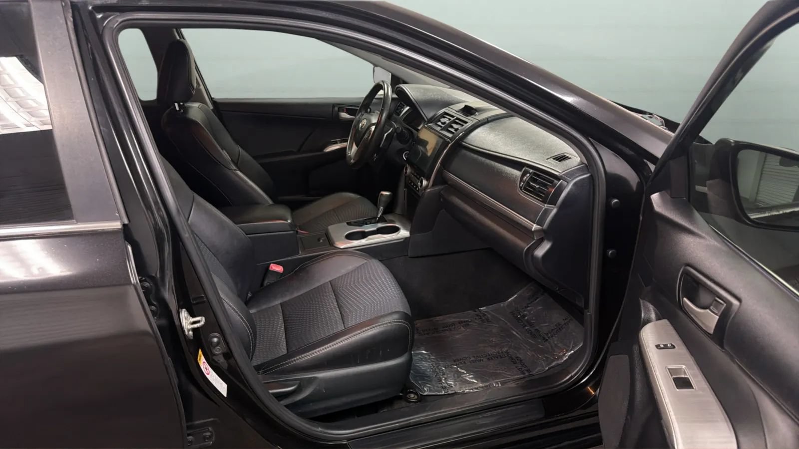 Used 2013 Toyota Camry SE FWD image 20