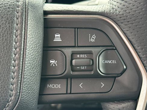 Certified 2025 Toyota Tundra Limited AWD/4WD image 31