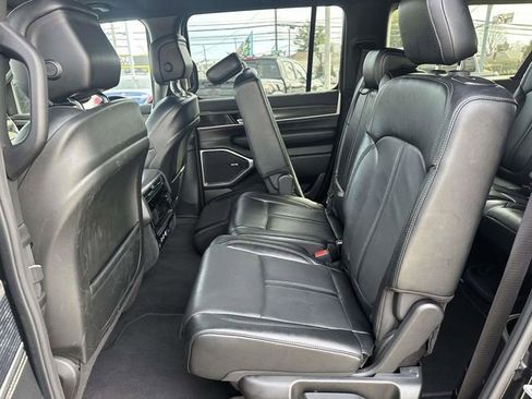 Used 2024 Jeep Wagoneer L Series II w/ Flexible Seating Group image 19