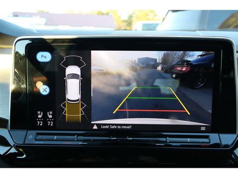 Used 2025 Volkswagen Atlas Cross Sport SE image 43