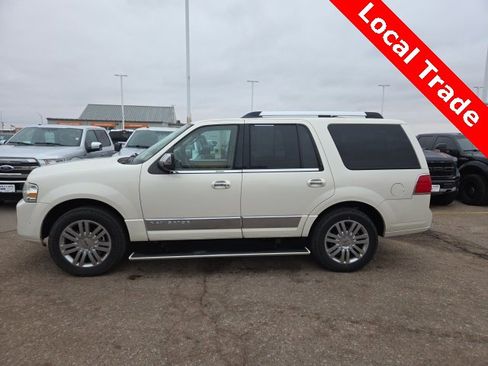 Used 2007 Lincoln Navigator Ultimate image 2