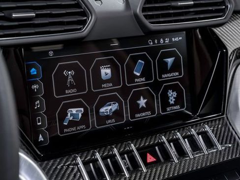 Used 2022 Lamborghini Urus image 24