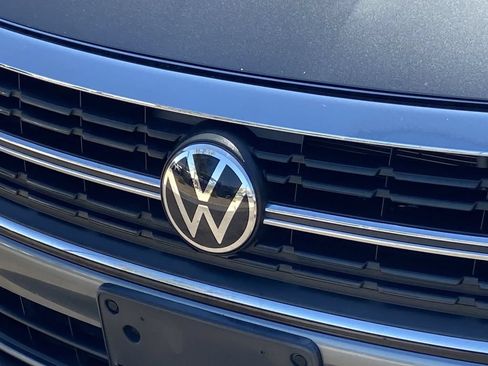 Used 2024 Volkswagen Jetta SE FWD image 25