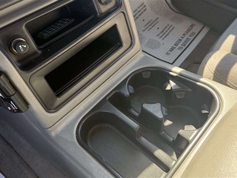 Used 2004 Chevrolet Suburban LS w/ Preferred Equipment Group AWD/4WD image 10