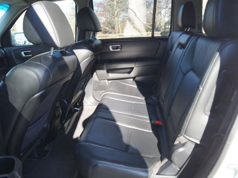 Used 2015 Honda Pilot Touring image 27