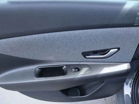 New 2026 Hyundai Elantra Limited FWD image 18