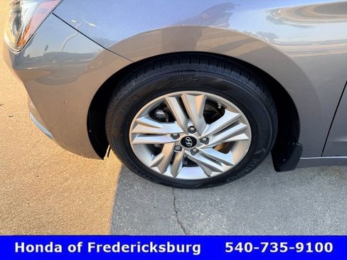 Used 2019 Hyundai Elantra Value Edition w/ Winter Weather Package FWD image 9