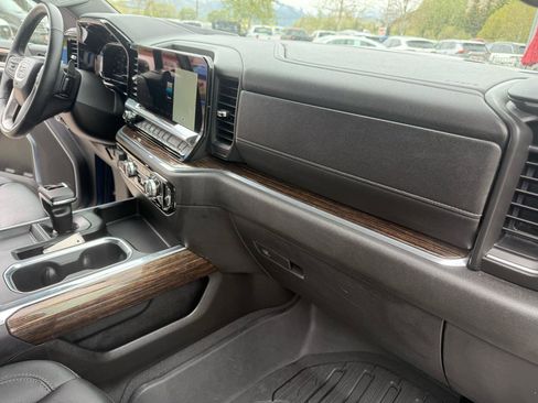 Used 2024 GMC Sierra 1500 Elevation w/ Elevation Premium Package AWD/4WD image 14