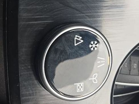 Certified 2023 Nissan Rogue SV w/ SV Premium B Package image 22