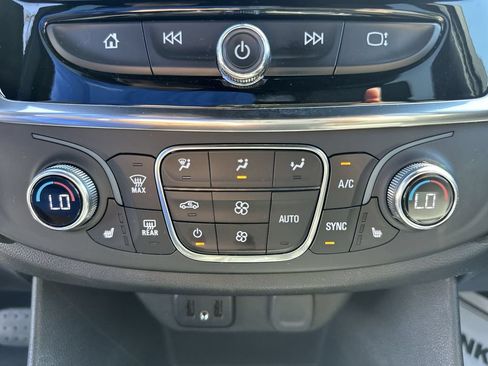 Used 2024 GMC Terrain SLE w/ Driver Convenience Package FWD image 46
