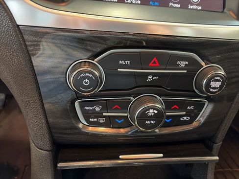 Used 2020 Chrysler 300 Touring L w/ Quick Order Package 2EF image 48