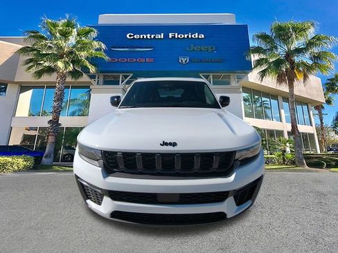 New 2026 Jeep Grand Cherokee Limited w/ Limited Altitude Package image 3