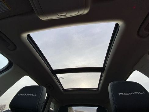 Used 2023 GMC Terrain Denali w/ Black Diamond Edition image 15