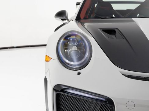 Used 2018 Porsche 911 GT2 RS image 57