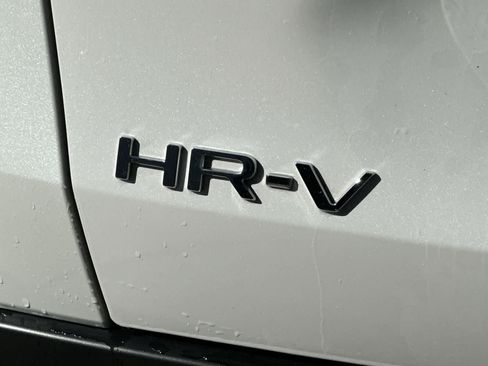 Used 2025 Honda HR-V LX image 14