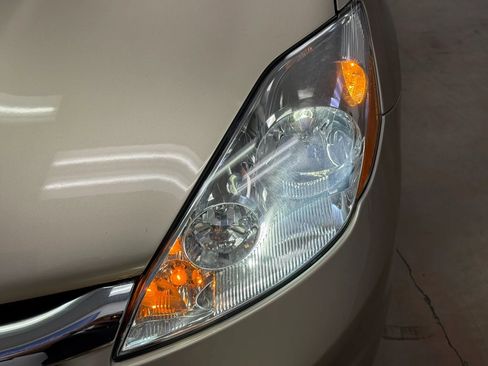 Used 2006 Toyota Sienna XLE Limited FWD image 33