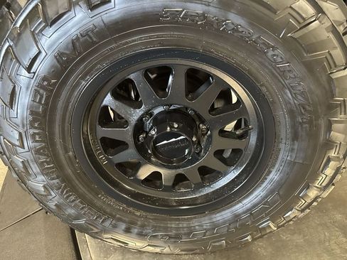 Used 2018 RAM 2500 Laramie w/ Sport Appearance Group image 13