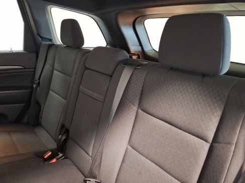 Used 2019 Jeep Grand Cherokee Laredo w/ Security & Convenience Group image 15