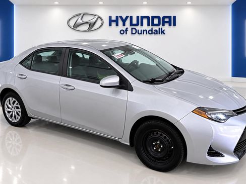 Used 2017 Toyota Corolla LE w/ Carpet Mat Package (TMS) FWD image 3