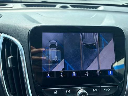 Used 2022 Chevrolet Equinox Premier FWD image 23