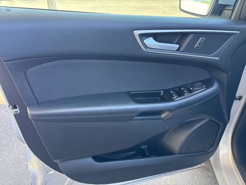 Used 2018 Ford Edge SEL AWD/4WD image 14