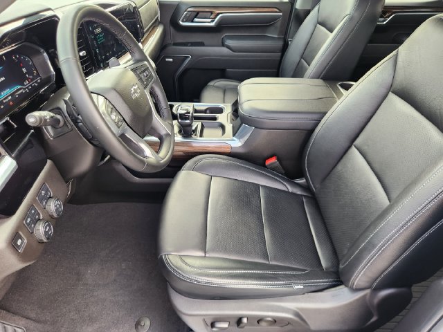 Used 2025 Chevrolet Silverado 1500 RST w/ Z71 Off-Road Package AWD/4WD image 13