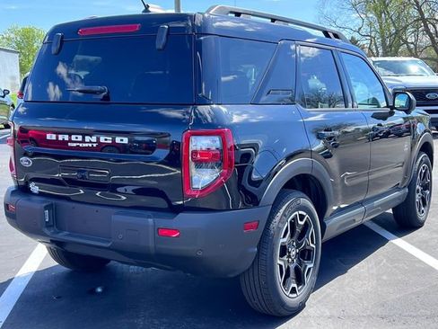 Certified 2025 Ford Bronco Sport Outer Banks w/ Outer Banks Tech Package+ AWD/4WD image 40