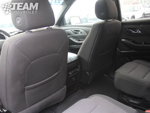 Used 2023 Chevrolet Traverse LT w/ Rear Camera Mirror Package AWD/4WD image 21