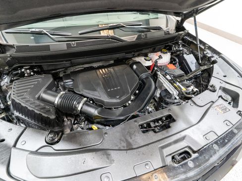 Used 2024 Chevrolet Traverse RS image 38