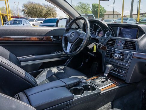 Used 2012 Mercedes-Benz E 350 Cabriolet image 21